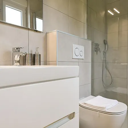 Insula 别墅 Linardići