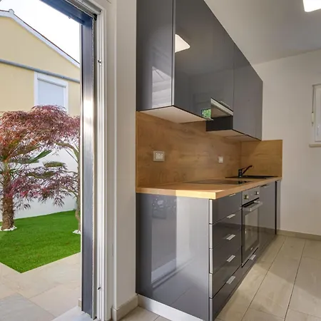 别墅 Insula Linardići