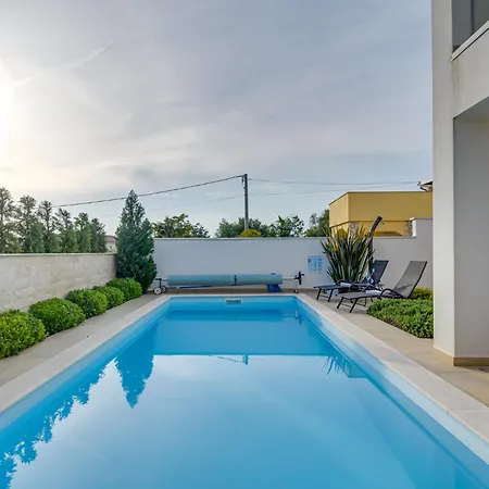 Villa Insula Linardići